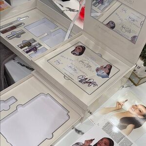 Makeup Kit with Mirror and Accessories